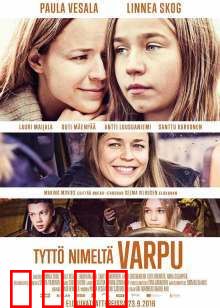 挥着翅膀的女孩